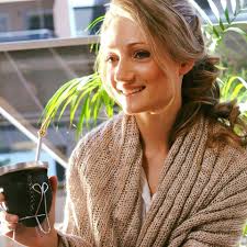 #AHORA Karla Johan <a href="/SommelierdeMate/">KarlaSommelierdeMate</a> cuenta todo sobre el mate en #VuelvoConVos. Sumate a bunker949.com y aprendé a cebar los mejores!