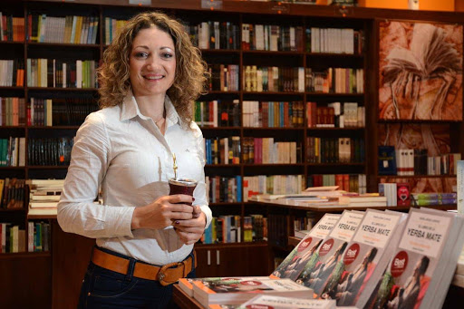 #AHORA Karla Johan <a href="/SommelierdeMate/">KarlaSommelierdeMate</a> cuenta todo sobre el mate en #VuelvoConVos: "Al que le gusta el agua dulce, le recomiendo que endulzante vaya adentro del termo y no en el mate". Sumate en bunker949.com