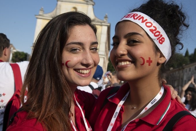 Volunteering brings people together 🙂😍. #PowerOfHumanity