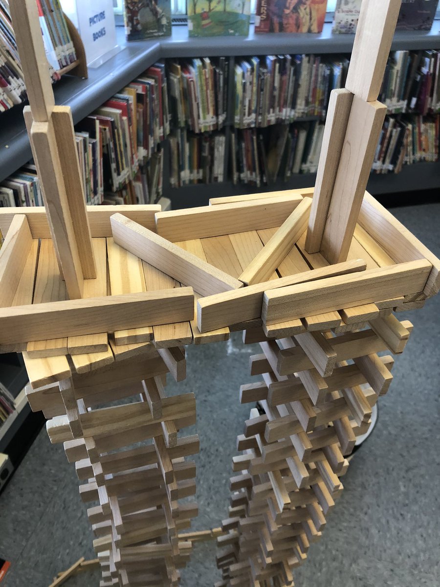 HMSchoollibrary's tweet photo. Beginning engineering! #kevas #elementaryschoolfun #youshouldbeateacher https://t.co/IIxppTvanO