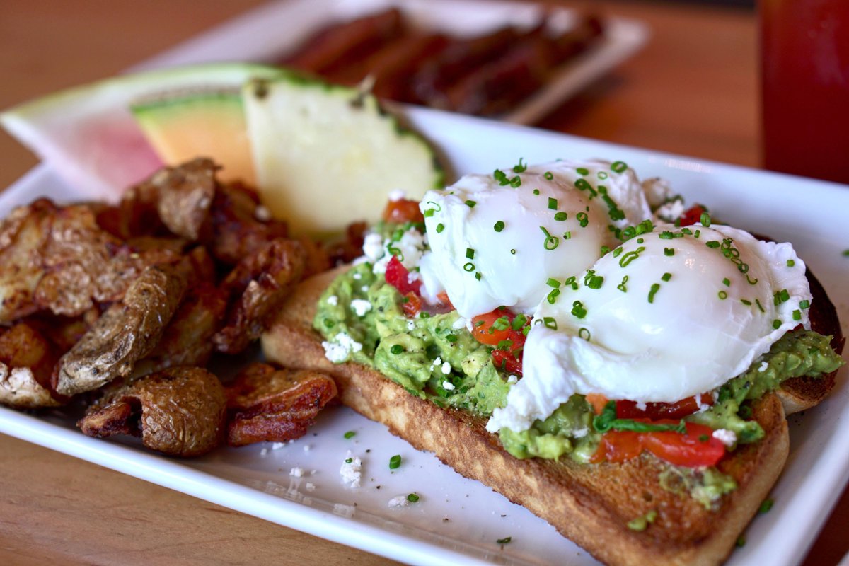 Whether you’re up bright and early or prefer to sleep in a little on the weekend, you’ll have this delicious smashed avocado on toast waiting for you here. We serve up all your breakfast favourites between 9 AM- 12 PM every weekend. We’ll see you soon 🥑