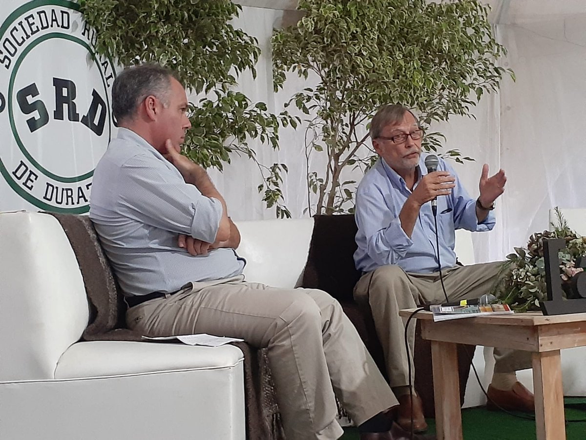 La Mañana Rurales (@lamananarurales) on Twitter photo Compartimos algunas imágenes de la charla "Desafíos del Uruguay productivo" brindada por Pablo Sitjar y Kenneth Coates en la #ExpoDurazno2020. Desde La Mañana agradecemos a los asistentes y a <a href="/expodurazno/">Expodurazno</a> por el espacio. Compartimos algunas imágenes de la charla "Desafíos del Uruguay productivo" brindada por Pablo Sitjar y Kenneth Coates en la #ExpoDurazno2020. Desde La Mañana agradecemos a los asistentes y a <a href="/expodurazno/">Expodurazno</a> por el espacio.