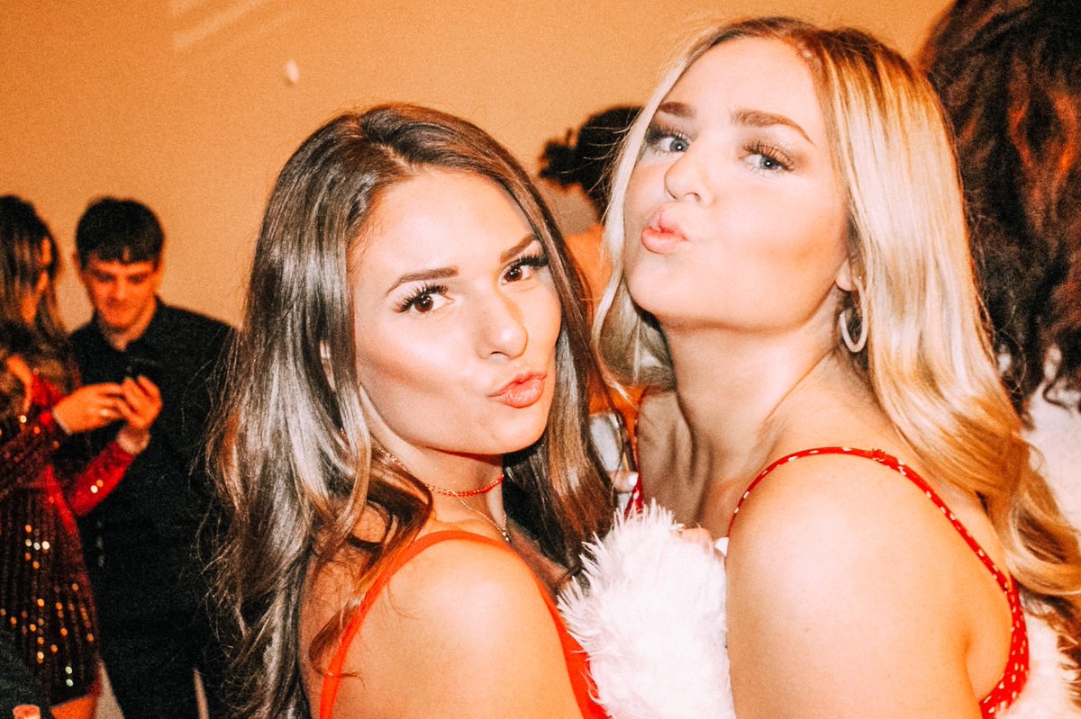 Kissing William Woods goodbye 💋 Saying HELLO to spring break! 🤩 We hope everyone has a good break!