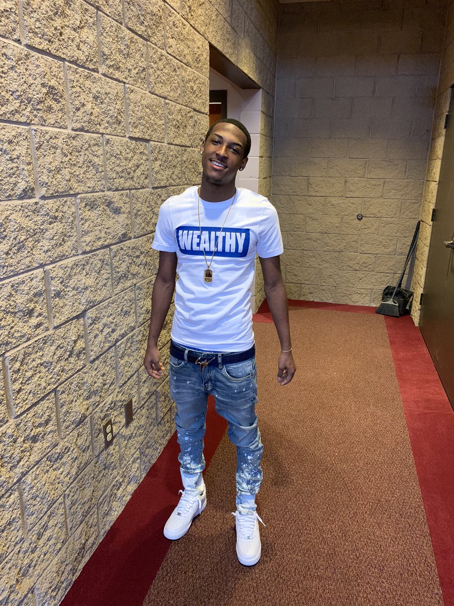 BandmanVon's tweet photo. I been through so much but I still smile https://t.co/vBa3l35V5F
