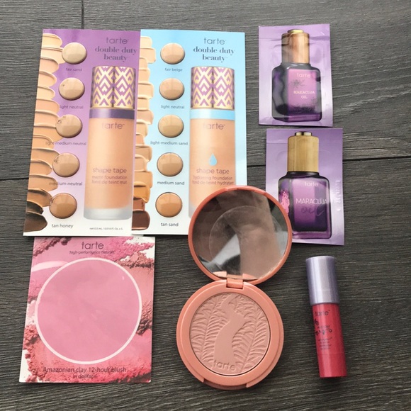 So good I had to share! Check out all the items I'm loving on <a href="/Poshmarkapp/">Poshmark</a> from <a href="/DestroyDestinee/">Destinee ✌</a> #poshmark #fashion #style #shopmycloset #lancome #cato #tarte: posh.mk/IgMETdyRl4