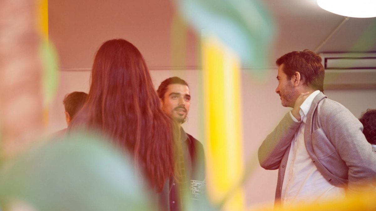 CarinaFilek's tweet photo. As crucial as networking is to career and business development, most find the activity to be painfully awkward.  But @EventMarketer says B-to-B networking can actually be enjoyable when it includes an #experiential component.

 https://t.co/xQgzT8iM4Z https://t.co/Nw8H8S8iEQ