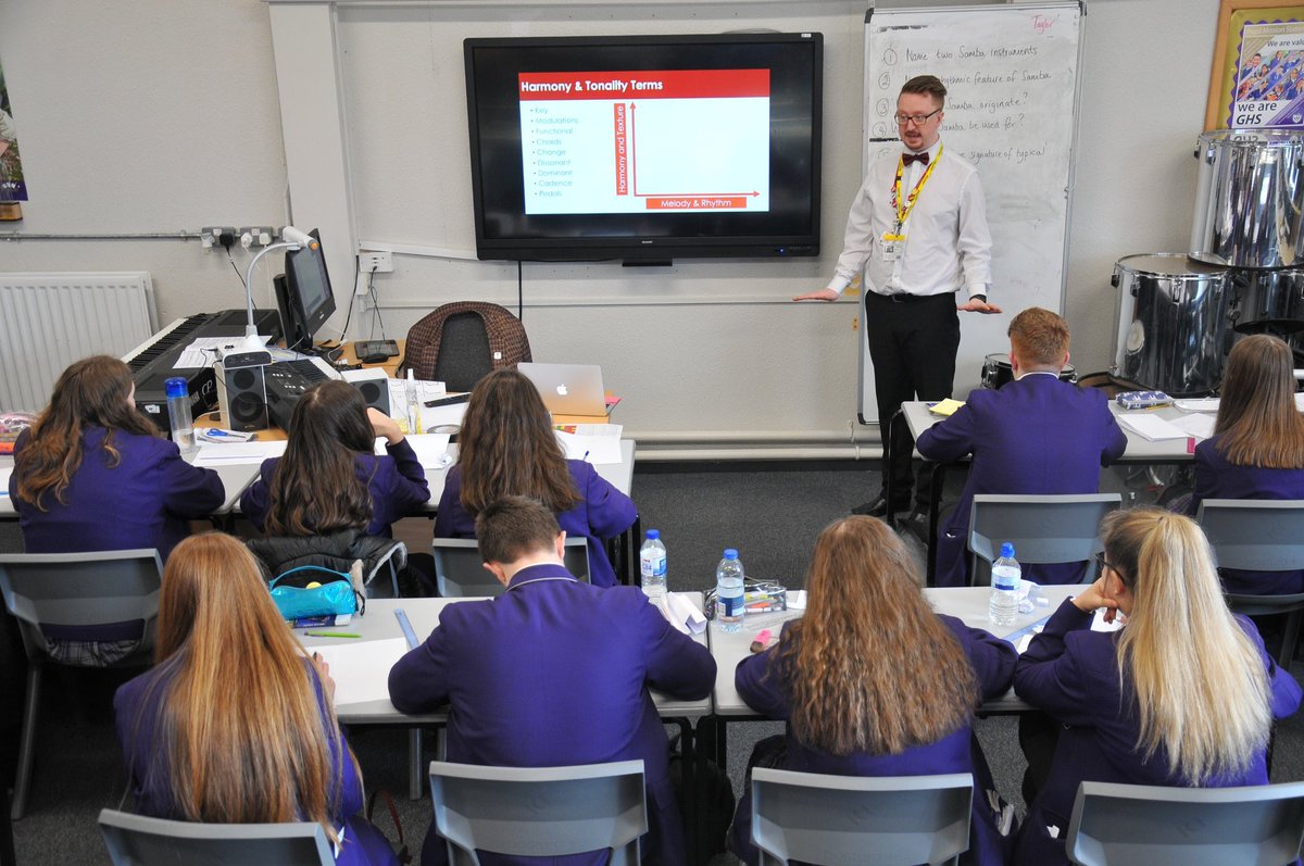 SjrPerforming's tweet photo. Thank you to @GolborneHigh for being amazing. David visited to give a GCSE Music revision session #futuresjr https://t.co/CqRdoBQG30