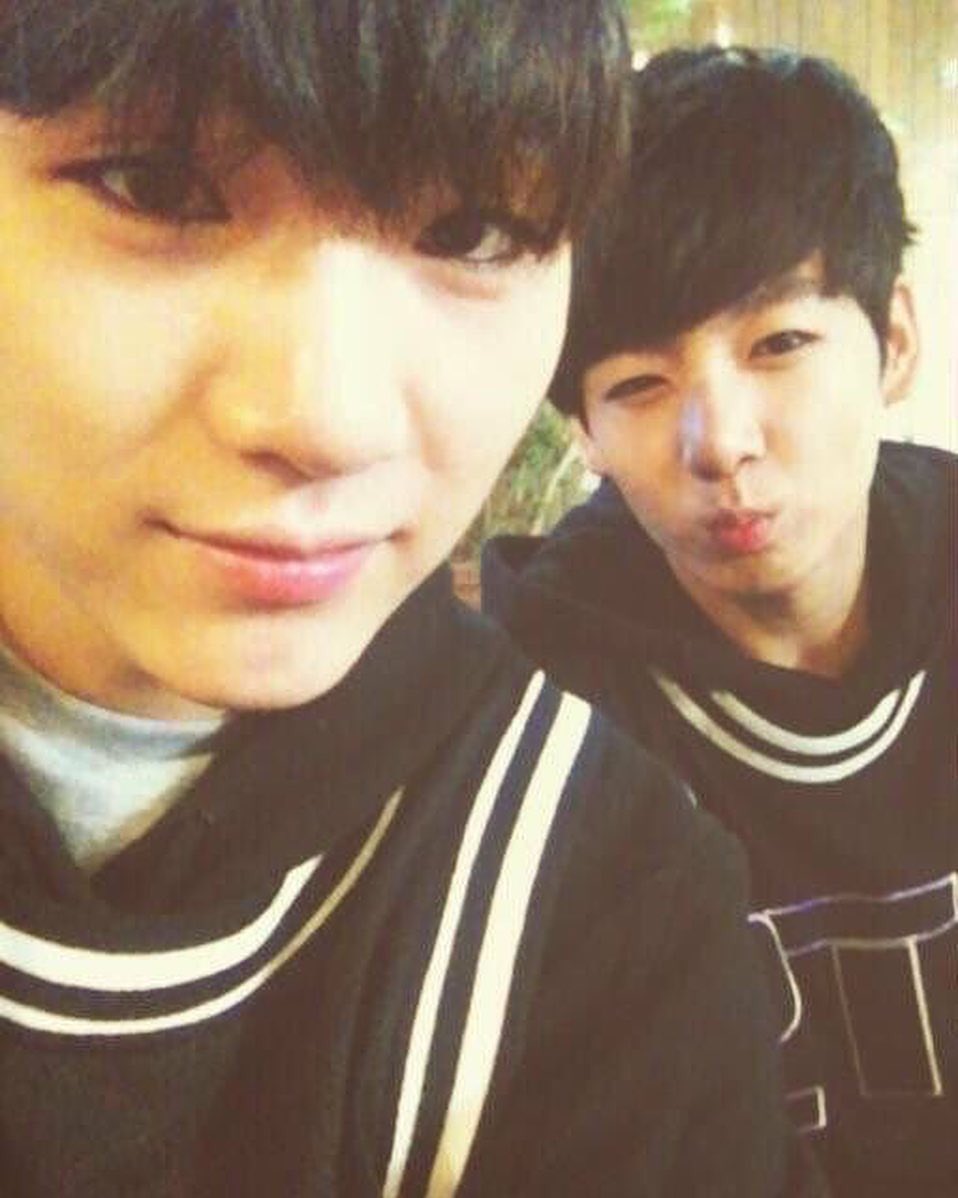 a thread of all the yoonkook pictures i have on my camera roll because i need space and i want to save them: