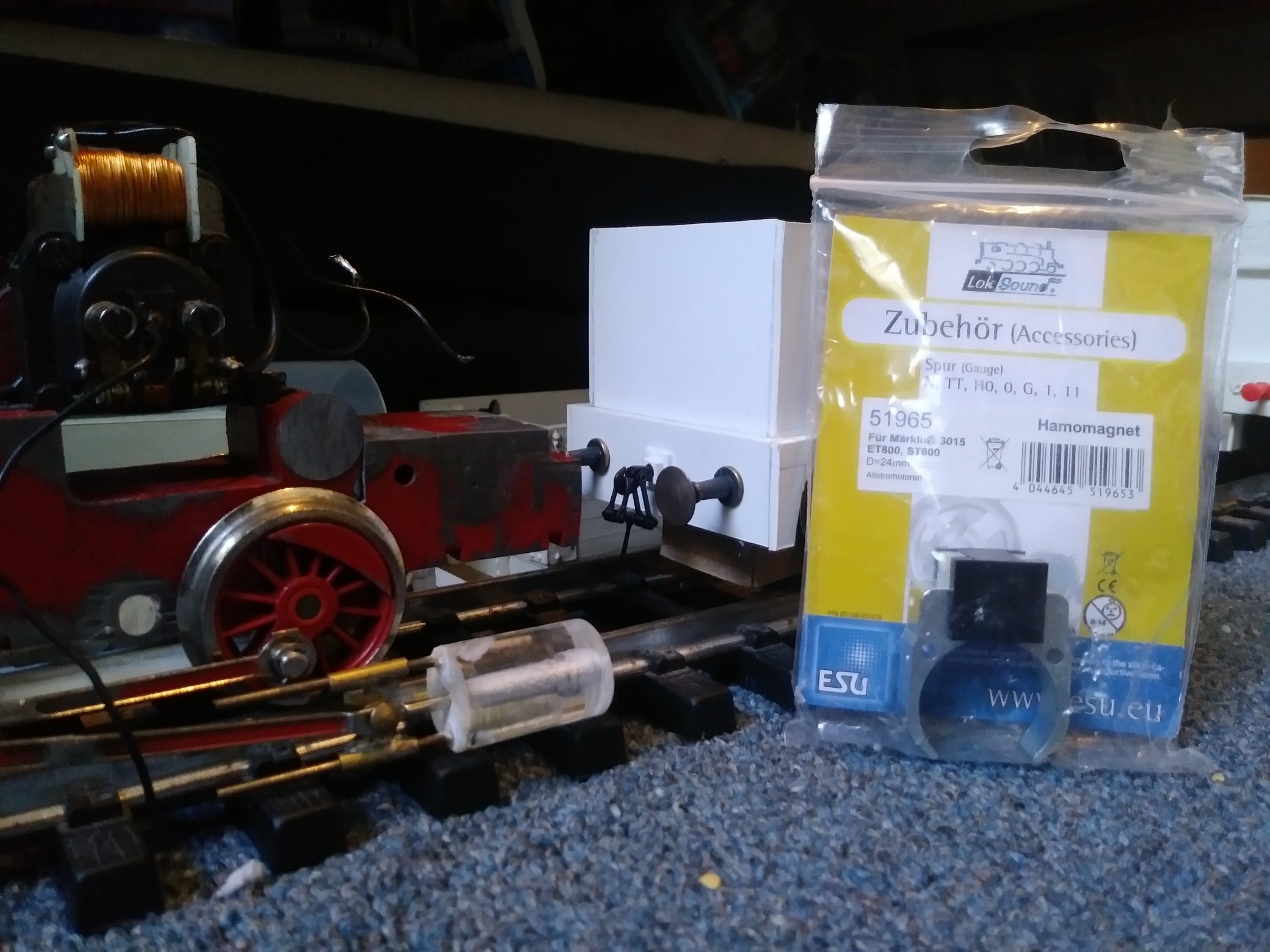 Baglæns ulv privatliv Timothy (Enginefan020) on Twitter: "I just received a new permanent magnet  in the mail today! It is to replace the field winding of the Marklin motor  in order to convert it from