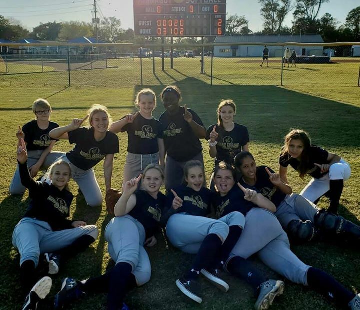 AdmiralFarragut's tweet photo. Farragut MS Softball had their first win of the season against IRC tonight, with a score of 6-2. Great job Lady Bluejackets! βοΈπ₯βοΈ #FarragutSoftball #SuccessIsNeverAccidental https://t.co/kmEAgTa0TO https://t.co/3GT5r23HV0