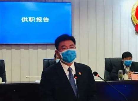 jenniferzeng97's tweet photo. Liu Jianwu, deputy major of Zhoukou City, #Henan province died on Feb 29, two days after being appointed. Gov. didn't reveal cause of death, or whether he died of #COVID2019, only saying he "died while serving the public". Last week he was investigating the management of... https://t.co/437SG55EqY