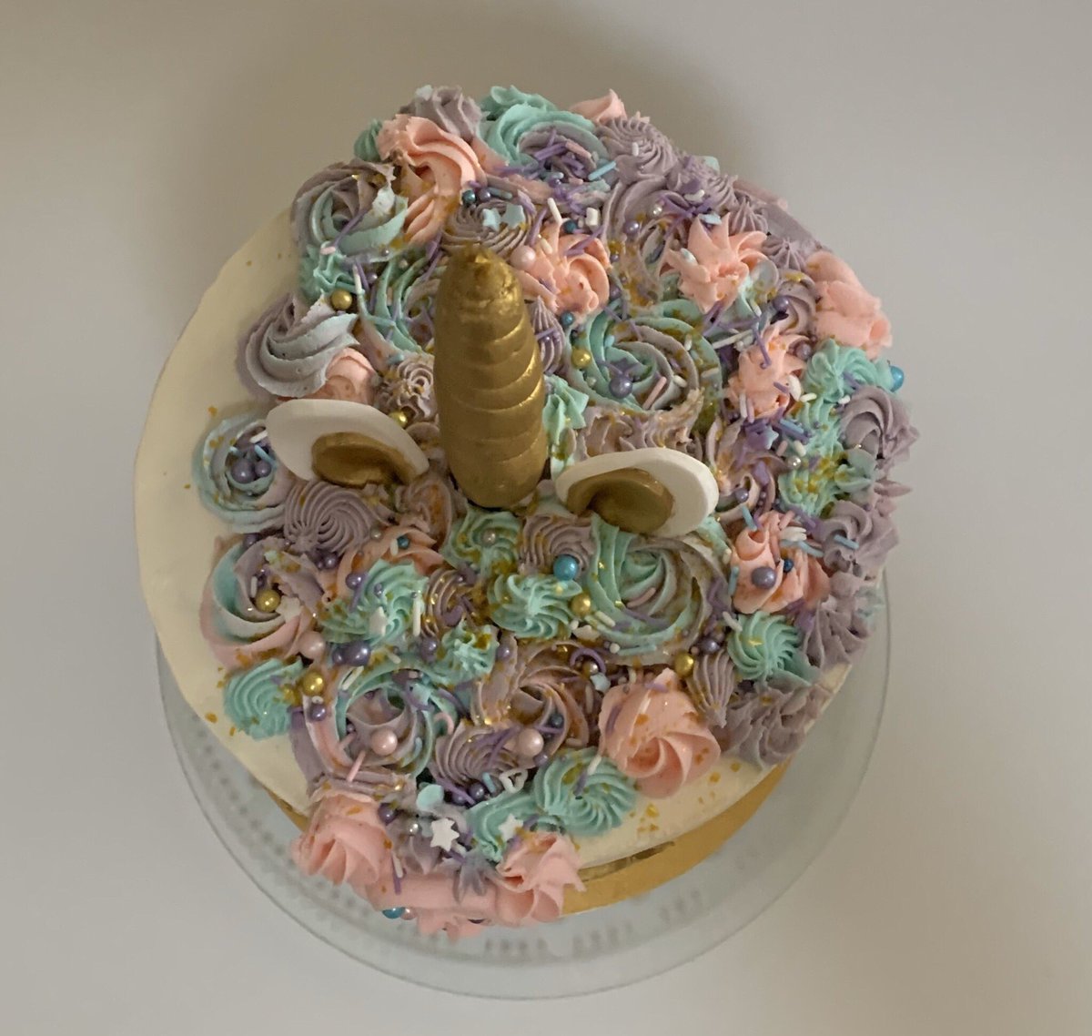 P_Glo's tweet photo. #unicorncake #chocolate #chocolateganache #cookiesandcreambuttercream #whitechocolatebuttercream #buttercream #hobbybaker #canberra #canberrabakery #canberrasweets #cbr #cbrbakery #canberracakes https://t.co/Rzx3fCVKUg