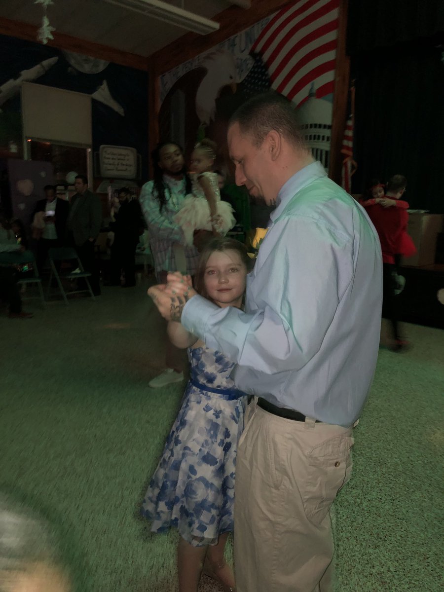 AMDavisElem's tweet image. Daddy daughter dance. #oneccps