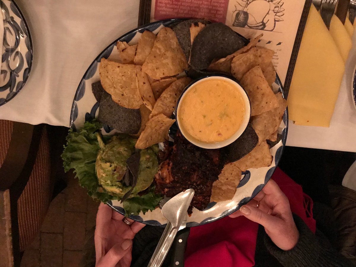 joeann's tweet photo. El Pinto dinner was outstanding. And I never knew there were 160 choices in #tequila !
@fromtheyums
@visitABQ
#newmexico #restaurant #IFTWA #travel #joeannsview #elpinto #FoodieFriday #ElPintoRestaurant
https://t.co/p7jUfT9YUr https://t.co/finiwAHxQt