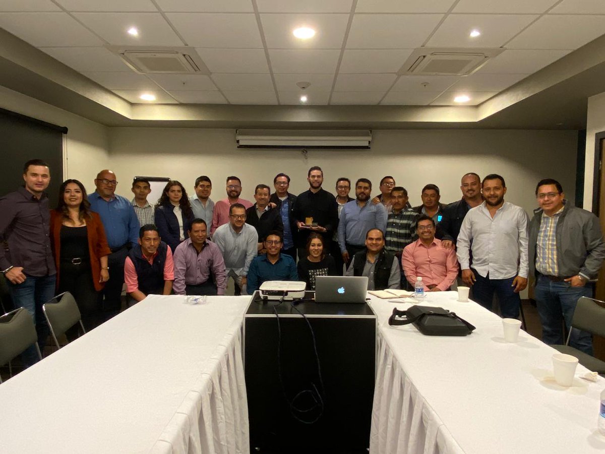 SoyCACHAC's tweet photo. El Consejo Directivo 2019-2020 que preside el Arq. Certificado Hermilo Bedrán Ruiz y la Comisión de Jóvenes Arquitectos CACHAC que coordina el Arq. Luis Daniel Monclova Hernández presentes en el evento “Entre líneas y café” llevado a cabo el día 27 de Febrero del año en curso... https://t.co/j3zkBJwWRl