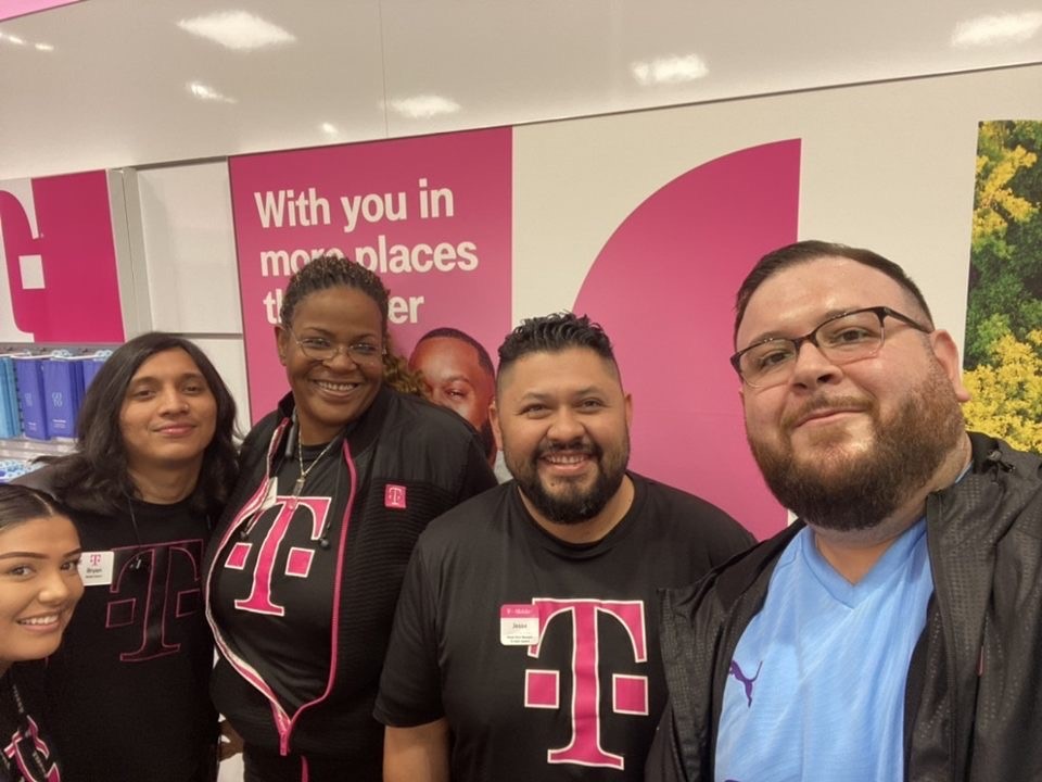 MobileTfb's tweet photo. T-Mobile for Business and T-Mobile for Retail! In it to win it!
#LATFBReloaded  #LATFBUnleashed #WinFastTogether https://t.co/Cv3TirYOqN