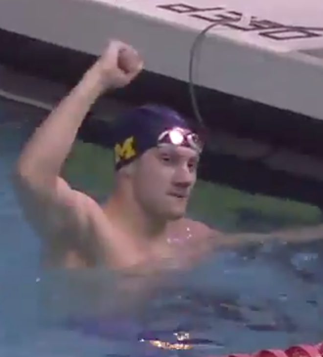 DexterSwimDive's tweet photo. What a finish by Rob, he brings it home in 23.9 to win the B Final! #RisingTide #DreadStrong #TwitterlessRob https://t.co/uxCOmifaYE