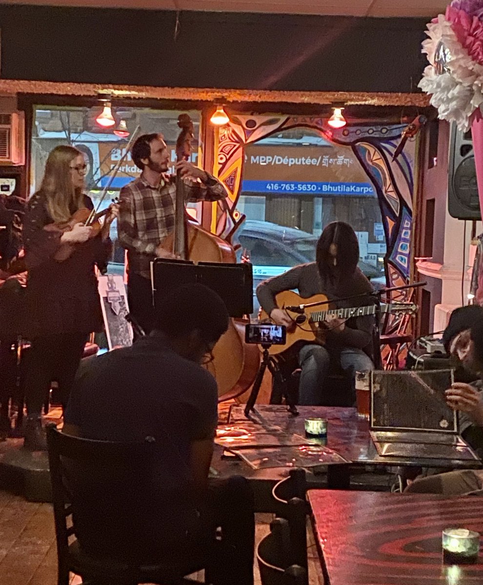 Que viva la Revolución! Delicioso sabor; excelente música en vivo; extraordinaria atención! 🇲🇽 <a href="/la/">hm yes okay</a>.rev.toronto
#VisitaToronto