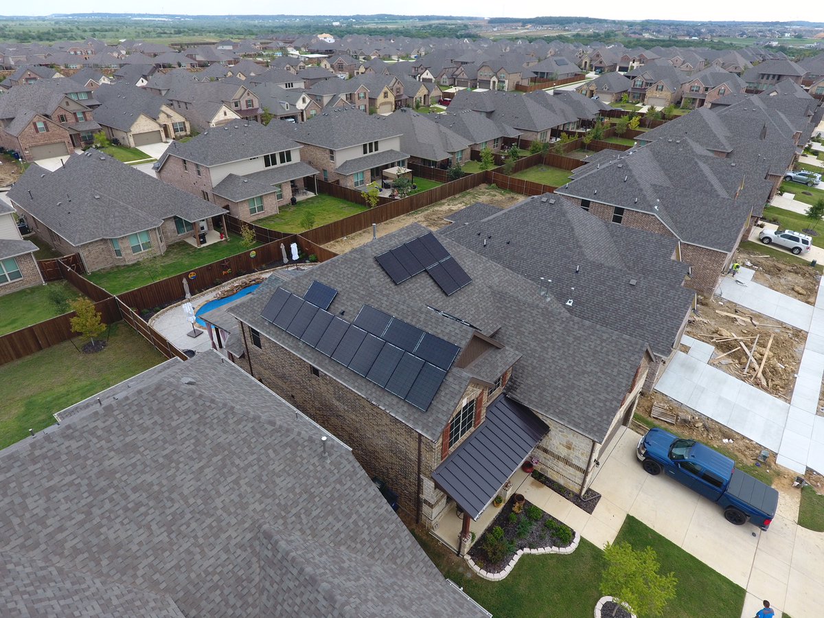 gedsterf's tweet photo. It all starts with one #homeowner who is tired of paying the utility company year after year and thinks for themselves. In 10 years, 75% of these homes will be powered by #solar! Sign up for free quote! https://t.co/qGs4RbrKV7

#greensolartech #greenenergy #solarpanels #renewable https://t.co/lNkOkwMplp