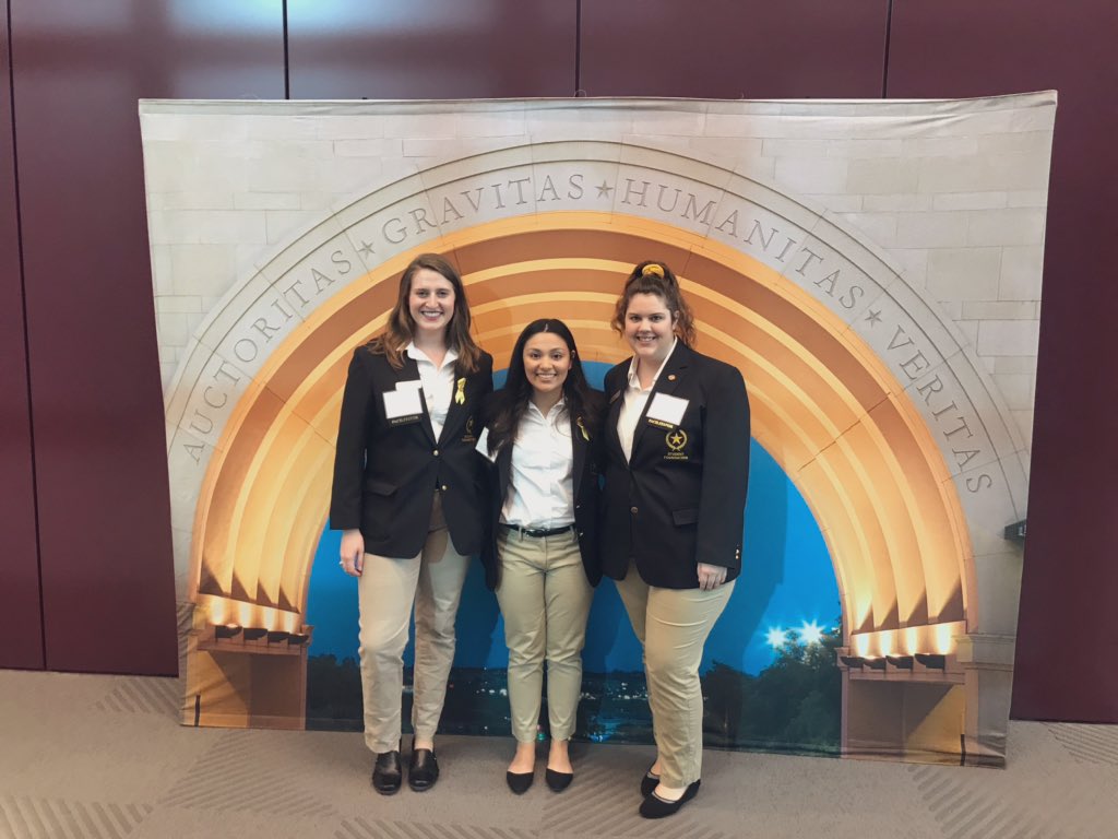_kaylanicole_30's tweet photo. Facilitator ✅
Day 1 ✅
Already loving this year’s conference? ✅✅✅✅✅
#LIAC20 #LIAC2020 #TXST https://t.co/7Rd2zkisBv