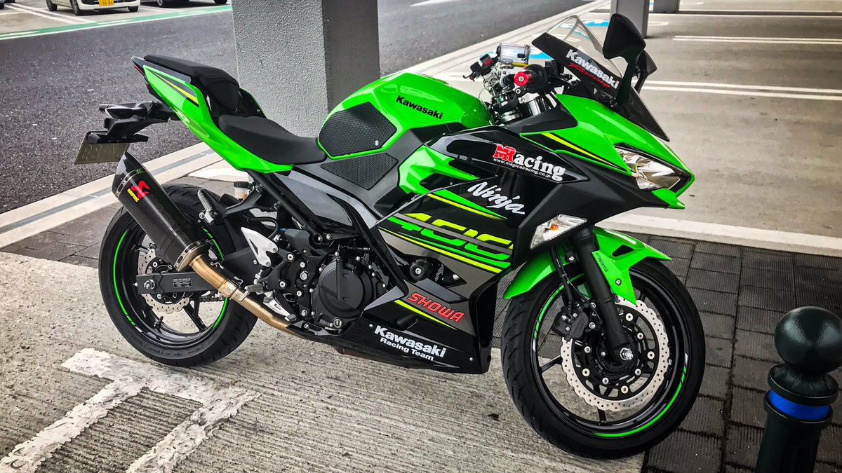 zx10rSHOTA's tweet image. 久しぶりのバイク！
神戸に戻ってきました、理由は明日リニューアルしたカワサキプラザに行きたいだけw

ninja250/400でテックスペック貼ってるの自分だけかな？
見た目がレーシーになり、効果抜群なので買って良かった！

#ninja400 
#テックスペック 
#techspec 
#バイク乗りと繋がりたい