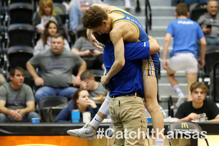 Less than a year after experiencing an unthinkable tragedy, Norton's Darius Shields will wrestle for a gold medal as his team looks to clinch a state championship #CatchItKansas

catchitkansas.com/content/news/N…