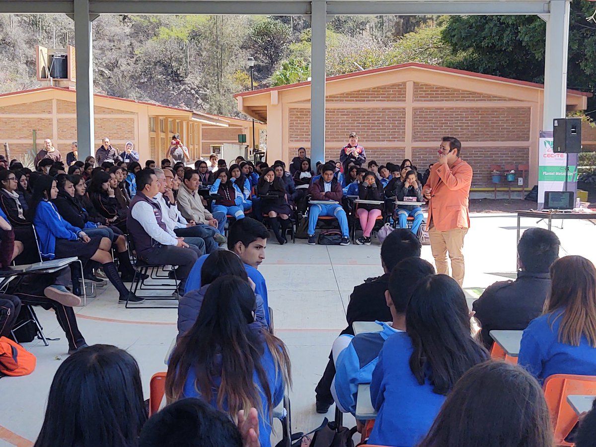 cecyteh_upde's tweet photo. Se llevó a cabo la Jornada Ruta #JóvenesHidalgo2020 de @juventudHGO en el @CECYTEH_METZ con actividades de prevención, emprendimiento, nutrición, finanzas personales y proyecto de vida para las y los jóvenes.

#UPDE #MediaSuperior #SomosCECyTEH #UPDE_CECyTEH #CECyTEHConTodo https://t.co/tFeb0lcjLl
