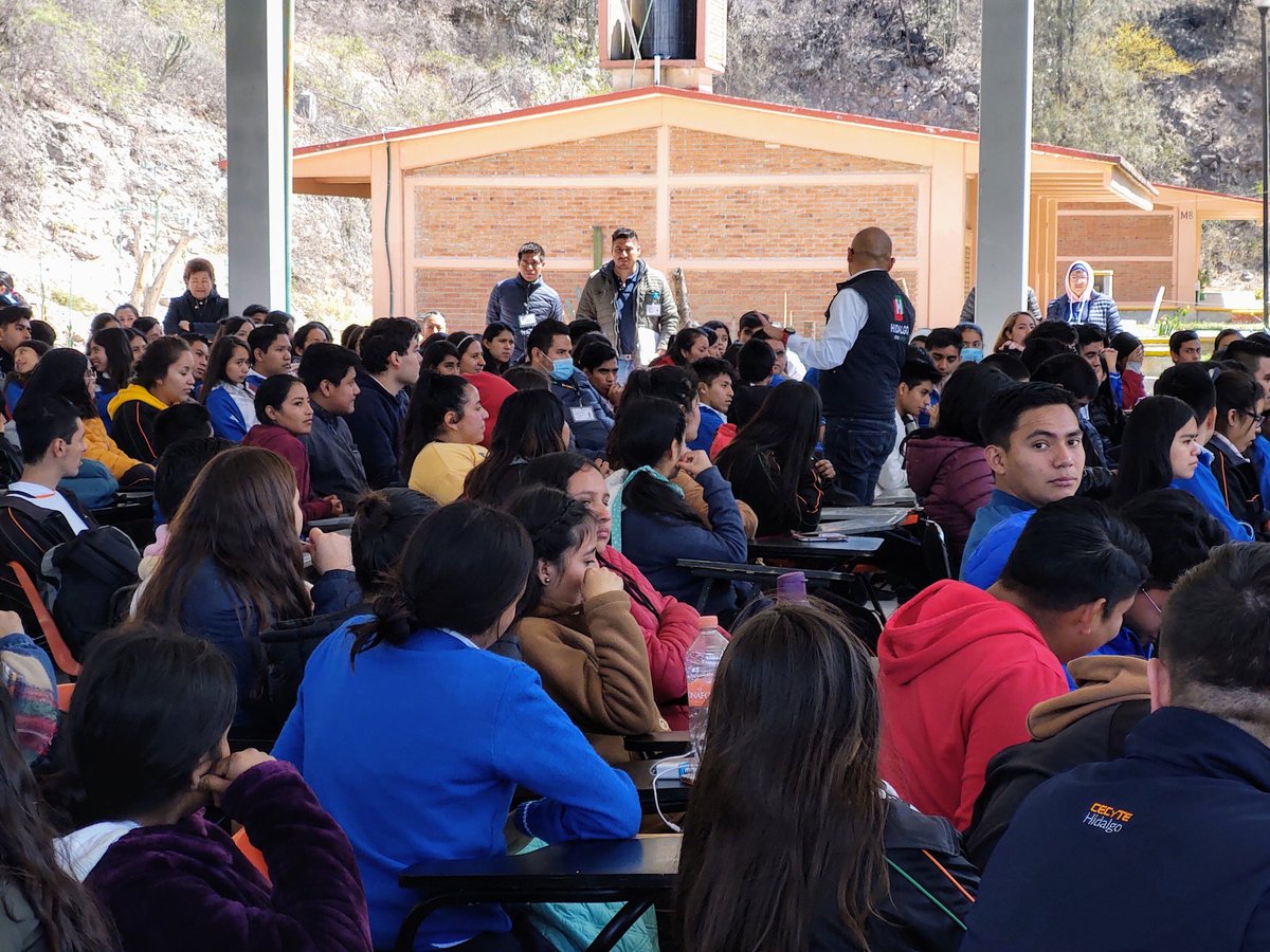 cecyteh_upde's tweet photo. Se llevó a cabo la Jornada Ruta #JóvenesHidalgo2020 de @juventudHGO en el @CECYTEH_METZ con actividades de prevención, emprendimiento, nutrición, finanzas personales y proyecto de vida para las y los jóvenes.

#UPDE #MediaSuperior #SomosCECyTEH #UPDE_CECyTEH #CECyTEHConTodo https://t.co/tFeb0lcjLl