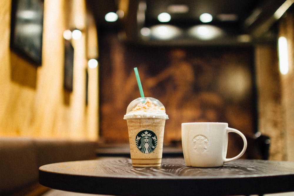 hoteldivasf's tweet photo. Any #Starbuckslovers out there?  Our #BedandBreakfast #Package is perfect for you!  #Riseandshine like a #Diva “Wake up Like This” with a $10 #Starbucks gift card while staying with us at our #boutiquehotel in #UnionSquare #SF https://t.co/dnlkheufFn #HotelDivaSF https://t.co/pBpBE7A3Dj