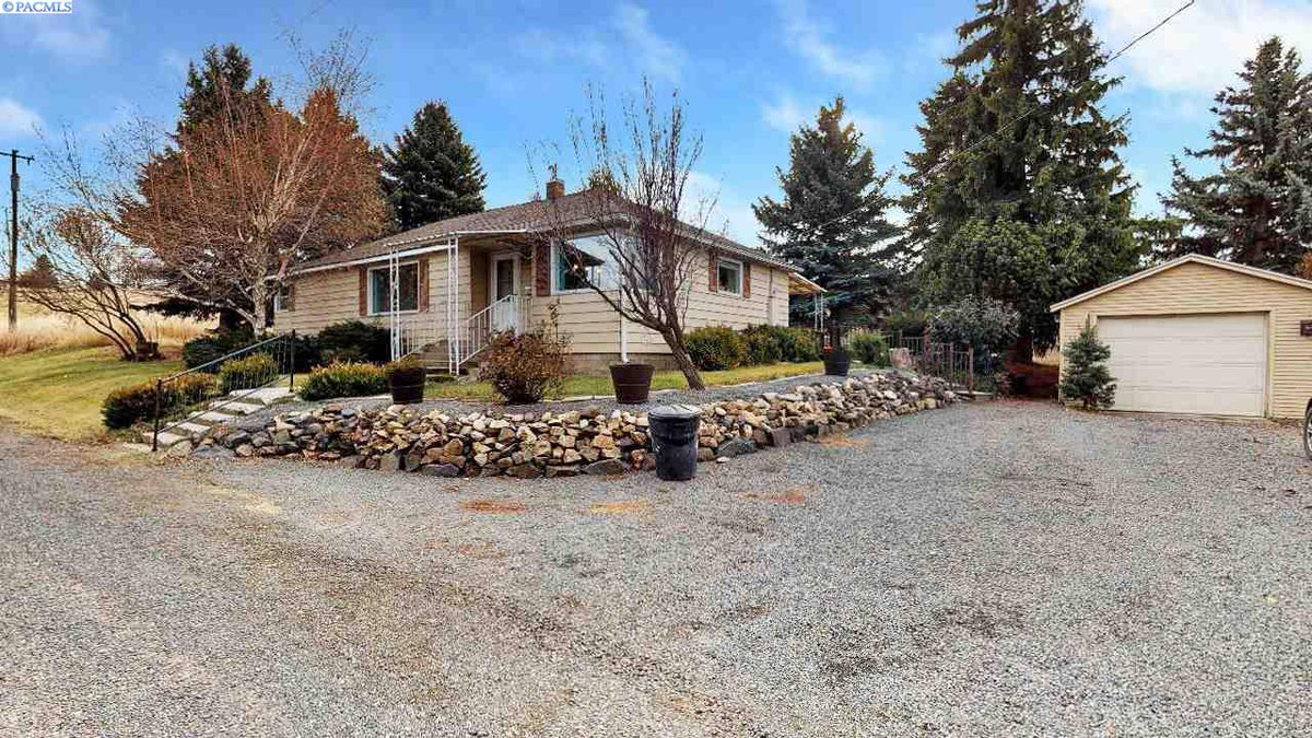 REMAX_Pullman's tweet photo. We are looking for a buyer on 504 Harrison Street #Colton #WA  #realestate https://t.co/U6qblboKq7 https://t.co/yc4CgviV1Q