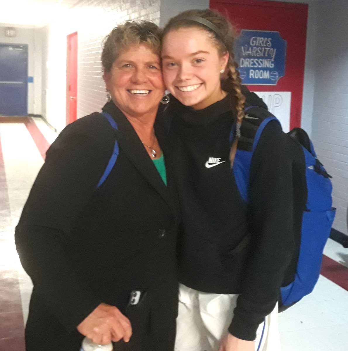vaughtsviews's tweet photo. Congratulations to @akers_lara for going over 1,000 career points tonight in district title win over Garrard County. Did it the right way -- 31 points after not scoring in first quarter. Little "scolding" from coach Judie Mason helped.
@DHSLadyAdsBBall https://t.co/5p6DybIiMT