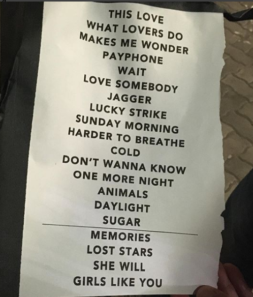 maroon5br's tweet photo. MUDOU TUDO EM SANTIAGO! Para agradar os chilenos, o Maroon 5 apostou em um setlist confortável depois do problema de ontem. Gracias a @maroon5chile por la setlist! #M5tour2020 https://t.co/ua6puAgFLH