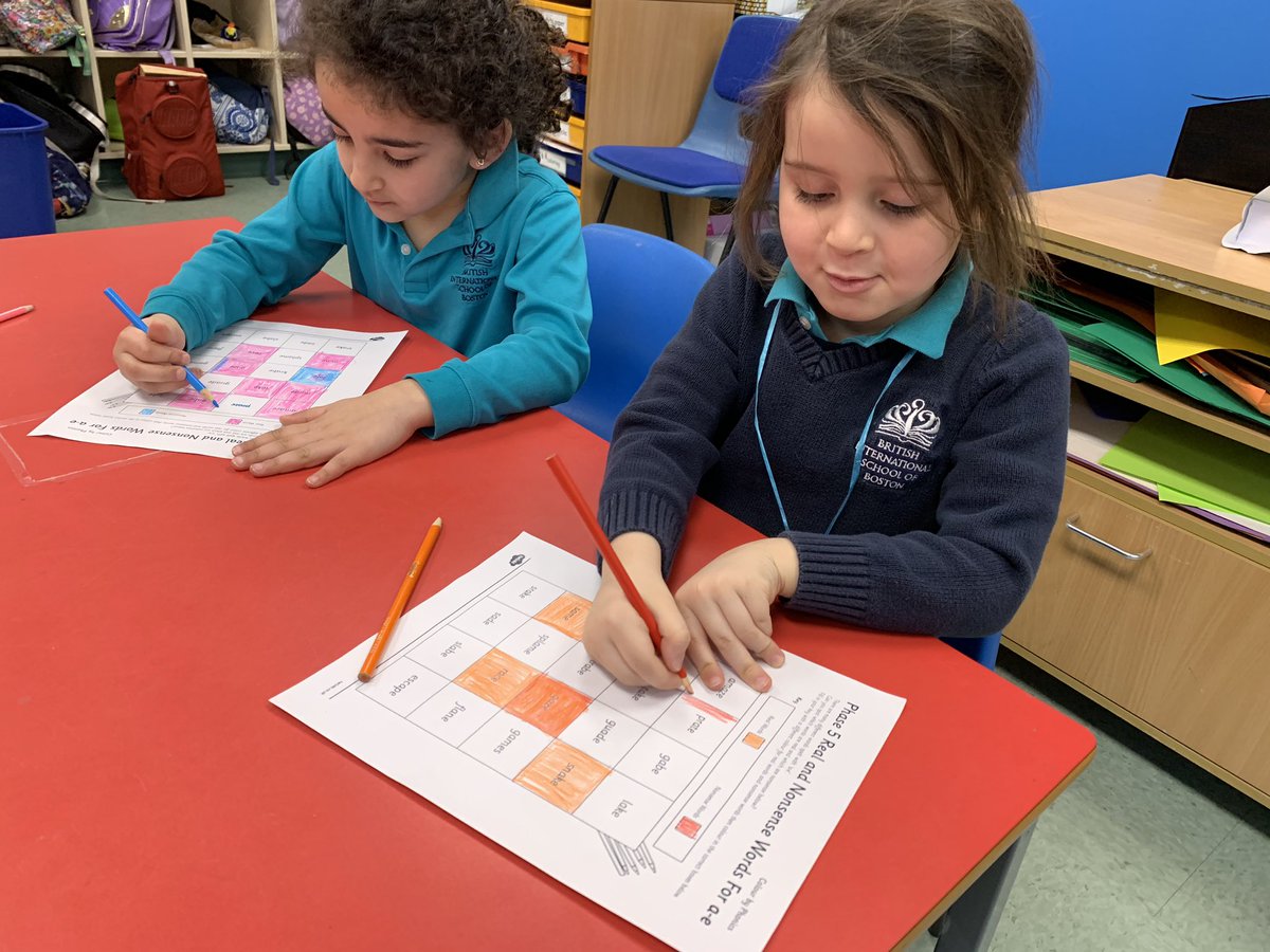 bisbyear1's tweet photo. Practicing the split digraph a-e in phonics, finding real and nonsense words containing the a-e digraph.  #phonics #NAEBeAmbitious https://t.co/9Ia2X4TP2x