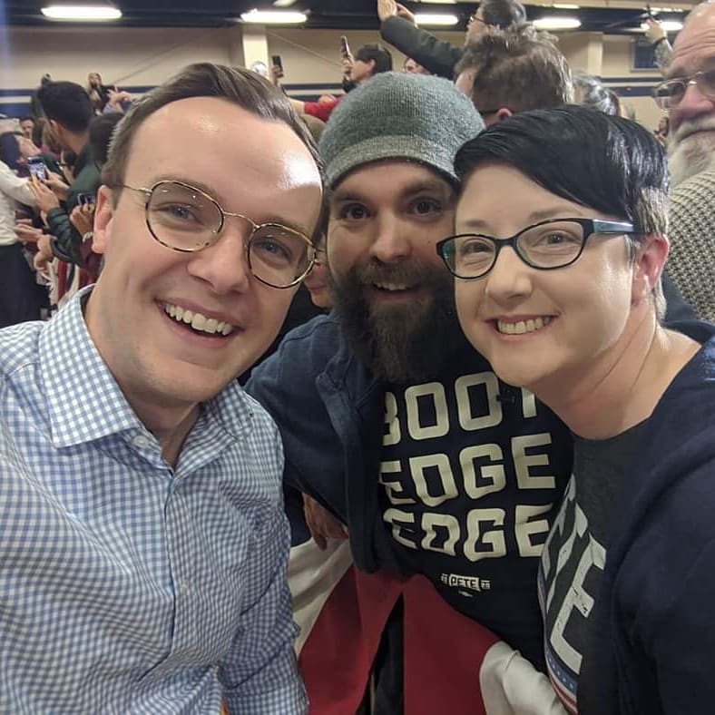 Totally geeking out after meeting both @PeteButtigieg and @Chas10Buttigieg at the Townhall in Columbia, SC! Amazing night with a packed crowd, great policies, and inspiring messages. Let's win the Era! Vote for Pete! #southcarolinaforpete #peteforpresident #pete2020 #TeamPete