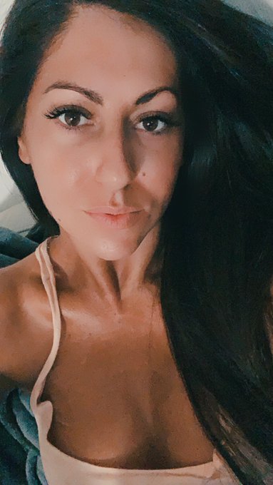 Friday feels https://t.co/RnXt1W1WVI<a href="/tag/internationalwomensday"class="tags"><span>#internationalwomensday</span></a>