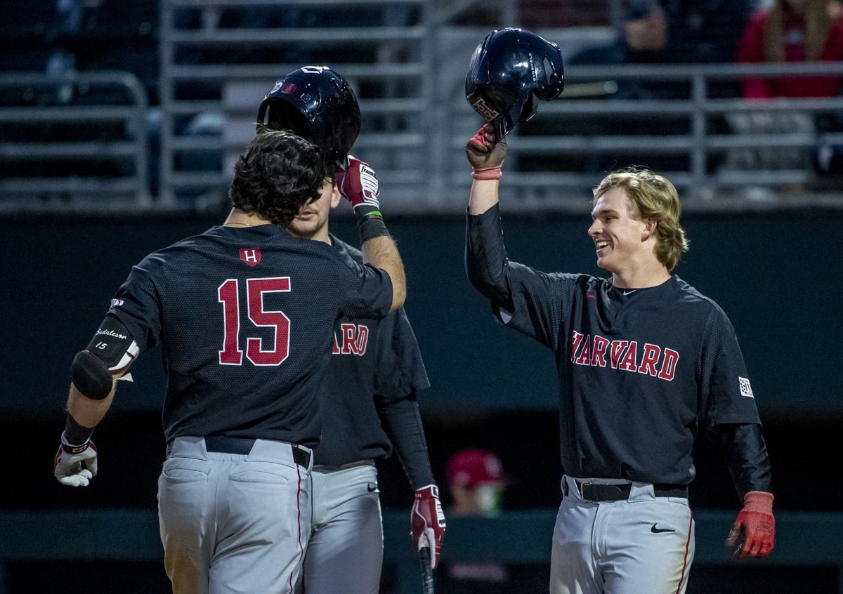 Jake Suddleson comes up a triple short of a cycle and Pryor Thomas records the first hit of his Harvard career in game 1 against the Crimson Tide #GoCrimson 

RECAP: bit.ly/2PzxJRH
