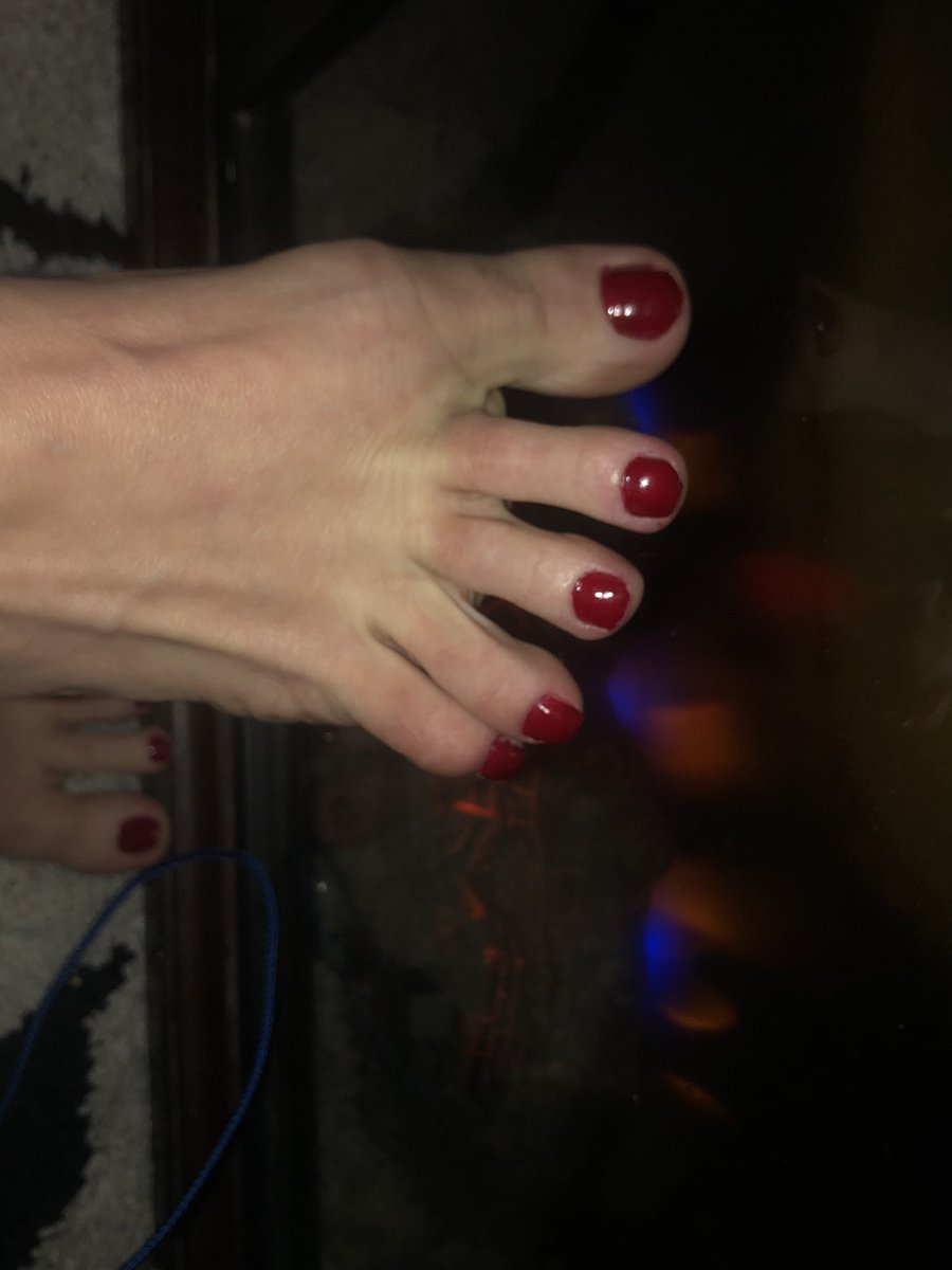 FootGod55076605's tweet photo. DM me for specials and new shows just for you... nice and discreet, no judgement ... tell me what you want #toesaffair #loveoftoes #Feetfettish #footlove #feetbuyers #feetpics #feetsInsheets https://t.co/Ma1fA0YdfS