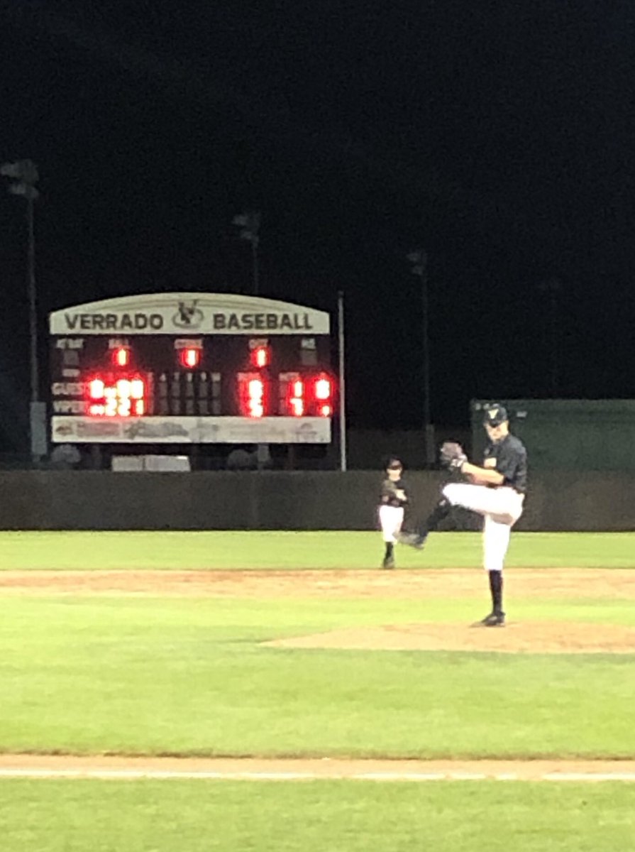 VerradoAD's tweet photo. Vipers in control, Gil in command! 5-0 Verrado top of 5! https://t.co/vfEFZlxCGI