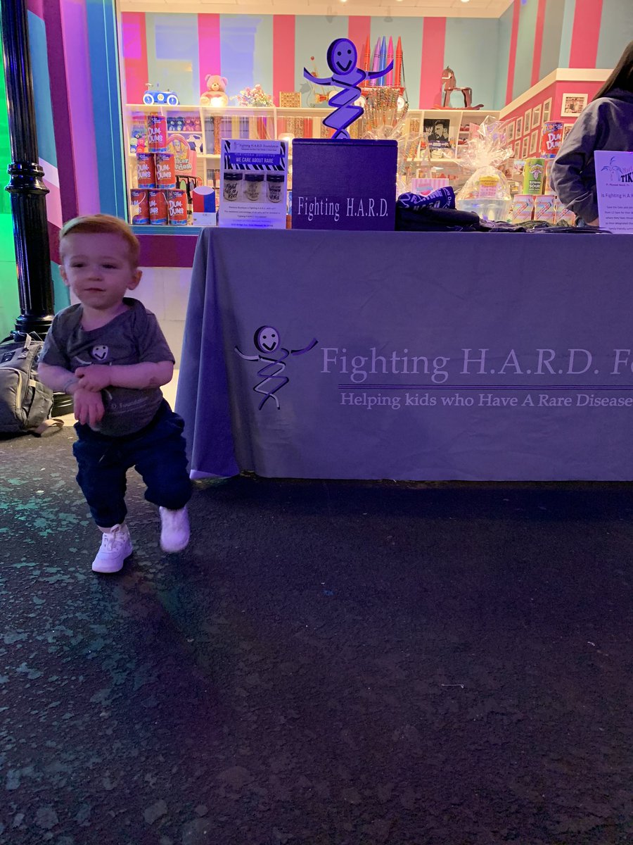 MrsT_HHS's tweet photo. Such a great night with my family and the amazing family with the Fighting HARD Foundation https://t.co/aCAQwnaeh7