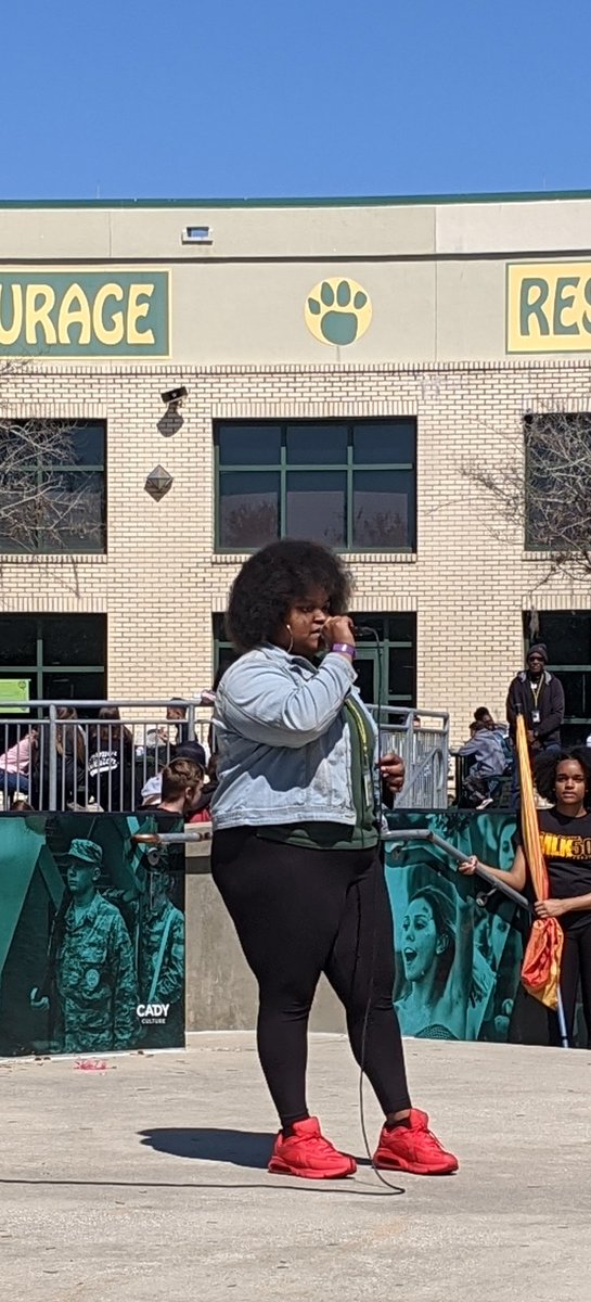 JenkinsTonyia's tweet photo. DeLand High School celebrates Black History Month! Kids were fantastic! #WeAreDeland https://t.co/m2vB3kXcVz