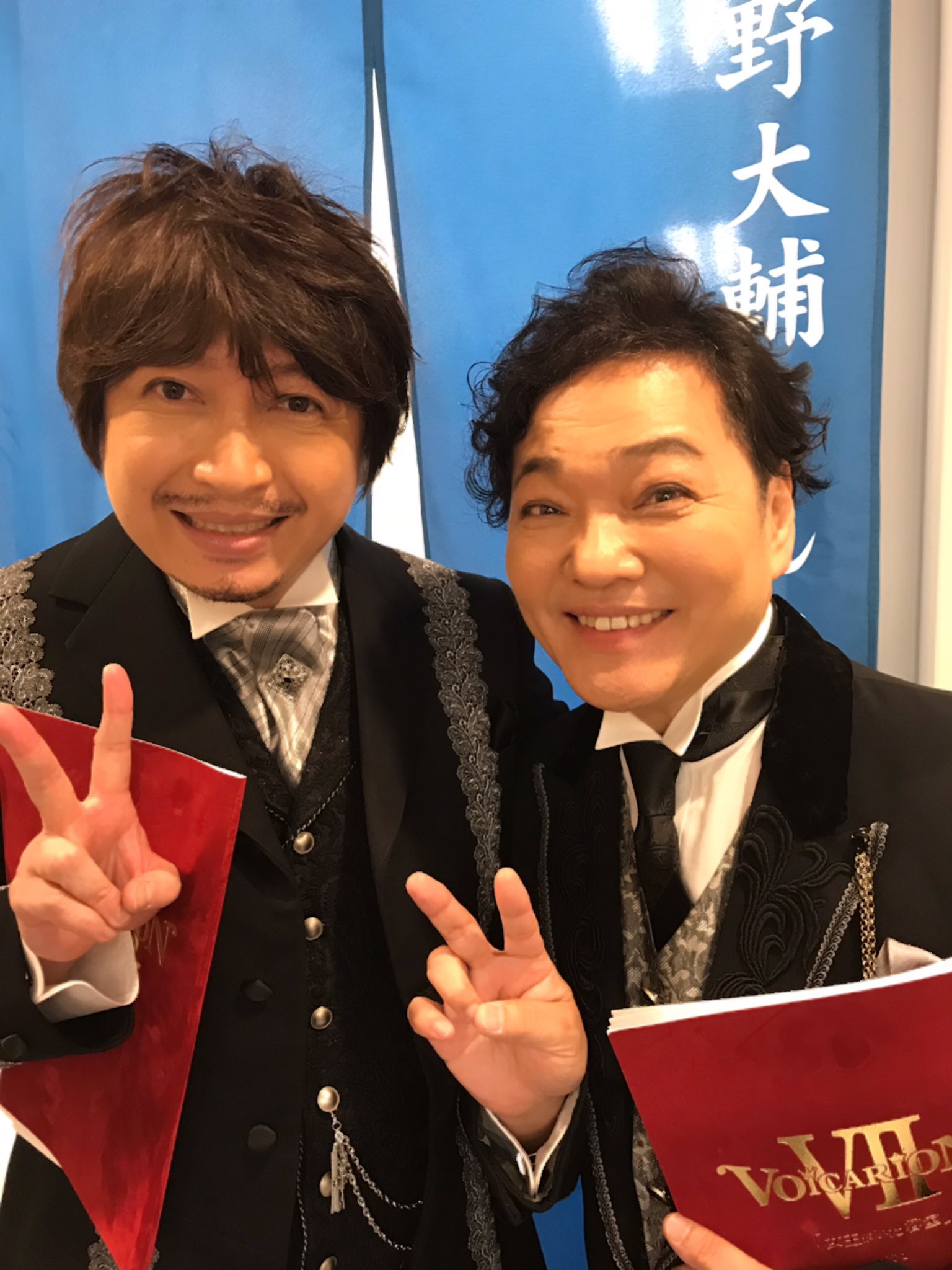 山口勝平 宇宙なんちゃらこてつくん 4 7放送開始 ほらほら ご当地キャラ好きな皆さ ん 嫁 髭付ver とツーショットも撮ったどー T Co Qgija4dqyq Twitter