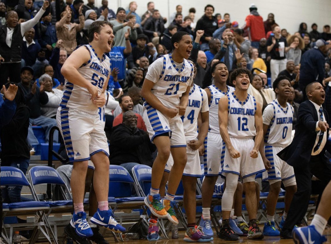 Cougar_Den_'s tweet photo. ITS A GREAT DAY TO BE A COUGAR #STATES #RINGCHASING #allforthepaw https://t.co/Eitn4MxCvd