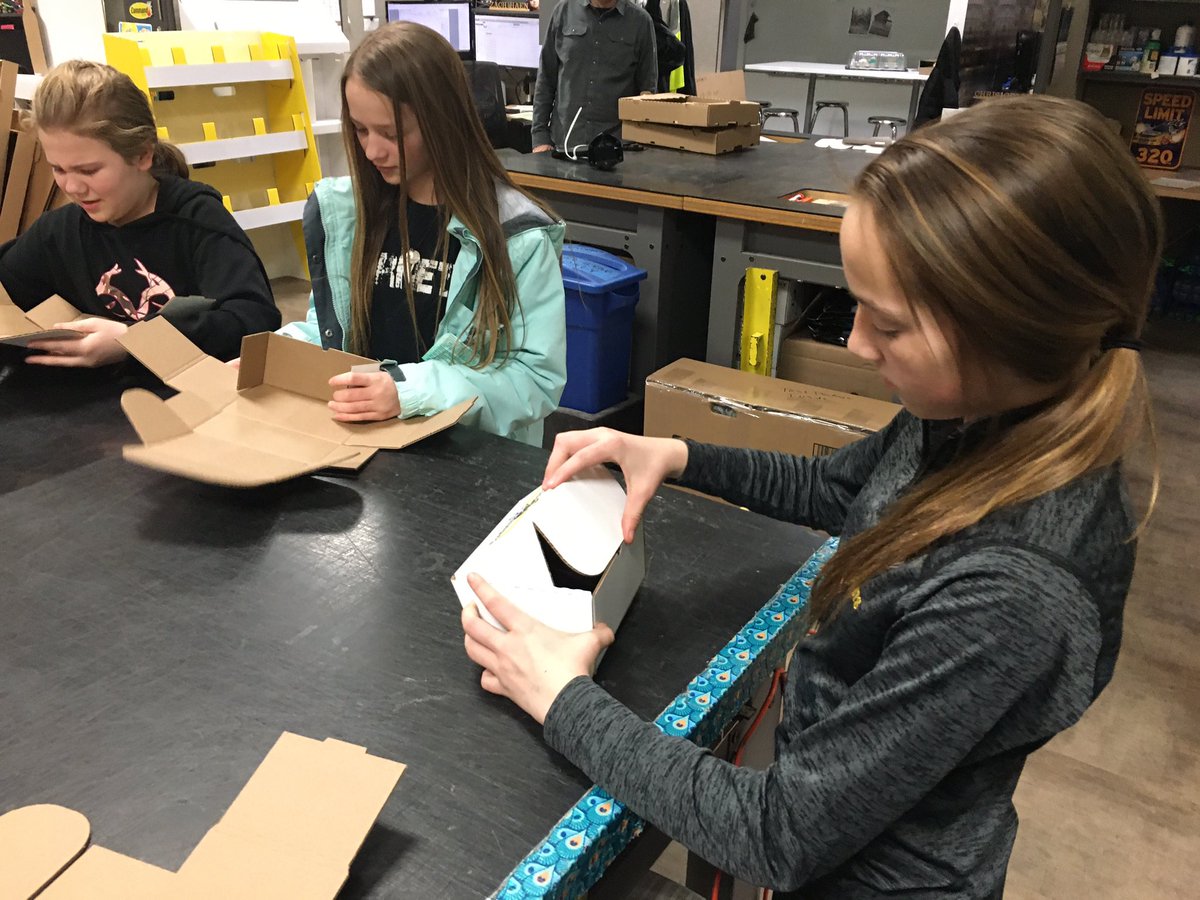 suzethiede's tweet photo. Thank you Great Northern Corporation of Chippewa Falls, WI for providing members of our Junior High Science Club to learn about packaging design and engineering.  @CadottSchools #middleschoolscience #ourkidsarethefuture #womenintech https://t.co/KsWP0NWjHv