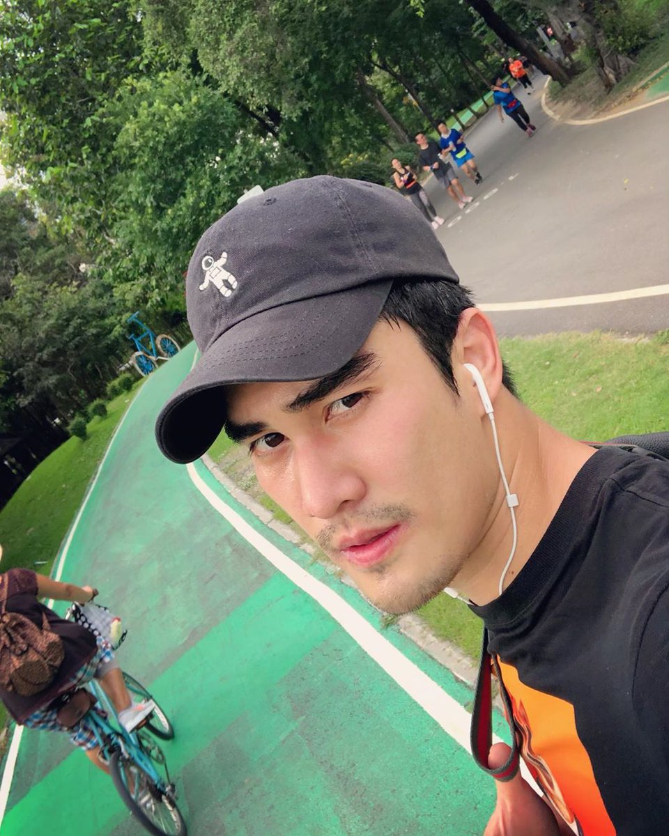 sanny888999's tweet photo. พีี่ดูหื่นจัง
#สามีหื่น https://t.co/lFsInNFEt0