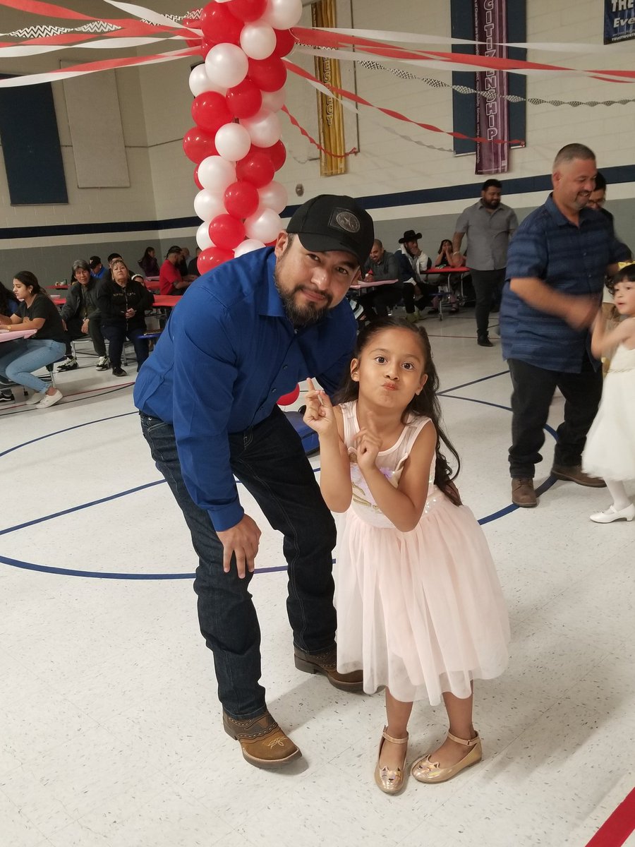 vamontan1's tweet photo. Lee's Father Daughter dance 2020 #leelions #iamepisd https://t.co/hP8roeLaNn