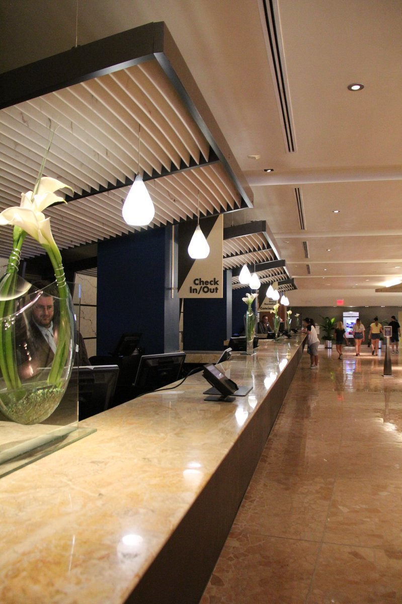 タクミ En Twitter ディズニー コンテンポラリー リゾート イチオシのリゾートです 特にテーマパークビューからのマジッキングダムの眺望は最高 コンテンポラリーリゾート Mnwdw