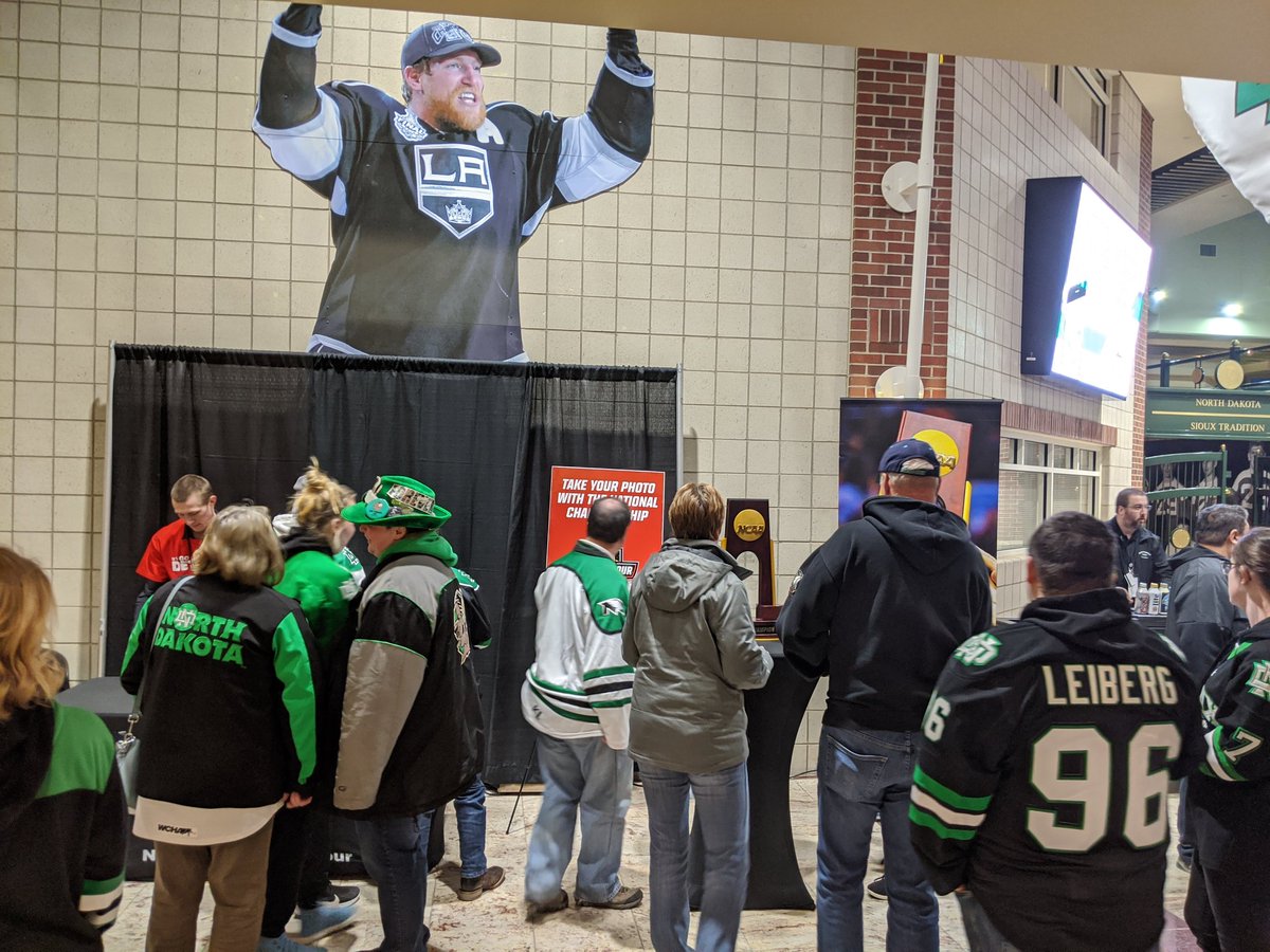 dietzsports's tweet photo. Successful Night at the @UNDmhockey vs. @WMUHockey hockey game at @TheREA in North Dakota! #FrozenFour2020
#TrophyTour #ItsGoTimeDetroit https://t.co/84XFBcQOcM