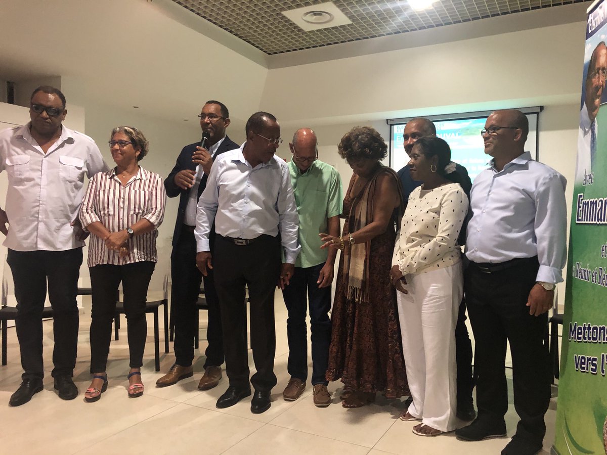 Félicitations à ⁦<a href="/EmmanuelDuval7/">#</a>⁩ Maire de Terre de Bas pour son bilan. Son équipe a présenté ce soir son programme ambitieux et réaliste Réunir et Réussir Terre de Bas qui tient compte des réels besoins de la population qui devra faire le BON choix. Très bon travail.