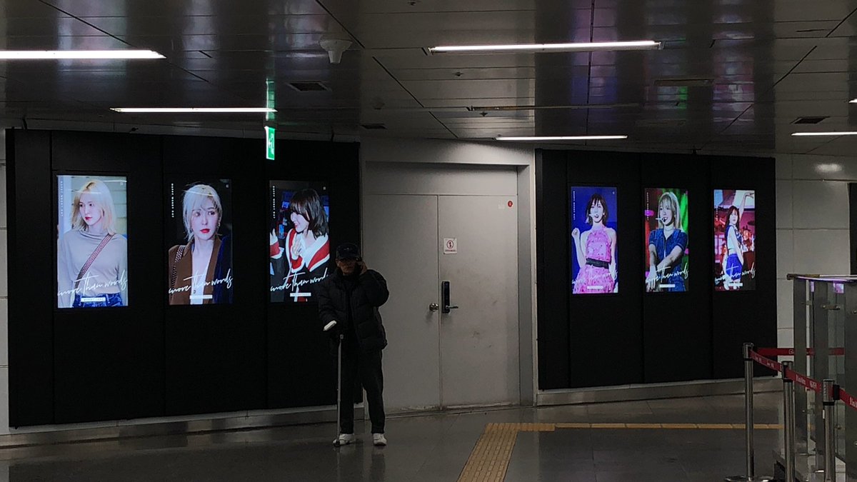 hi__rv__s02's tweet photo. 💙❤️
@APCU2921 

#TodayIs_WendyDay 
#OurSingerWendy
#2월의_봄_오늘은_웬디 https://t.co/EjSLNuyZOS