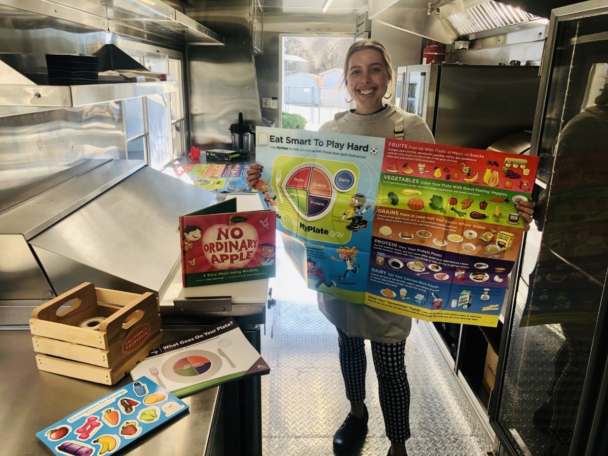 CalPolySLODI's tweet photo. #RD2Be @nutty4nutrition preparing to teach a nutrition lesson to kindergarteners out of the San Luis Coastal Unified School District's food truck! #SLCUSD #FoodMatters #MyPlate #MindfulEating
@cal_poly @calpolyextended @calpoly_cafes https://t.co/iABNcM7SIU